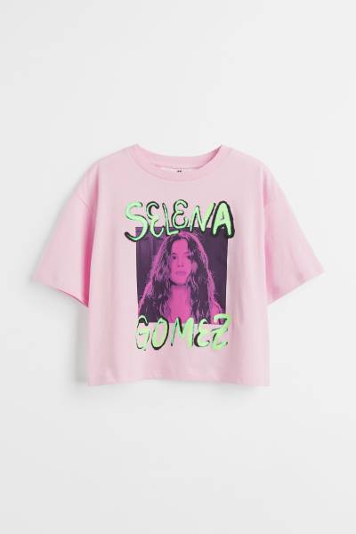 H&M Cropped Jerseyshirt mit Print Hellrosa/Selena Gomez, T-Shirts & Tops in Größe 170. Farbe: Light pink/selena gomez von H&M