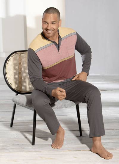 Hajo Klima light Schlafanzug mit Knopfleiste und garngefärbtem Ringeldessin, Grafit-Bunt, Größe 50 von HAJO NACHTMODE