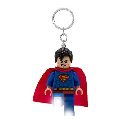 Lego DC Superheroes - Superman Schlüsselanhänger LED-Taschenlampe für DC-Fans - Fantasievolles Kinderspielzeug - 76 mm große Figur (KE92H) - Inklusive 2 CR2025 Batterien von IQ