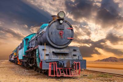 Papermoon Fototapete "ZUG-LOKOMOTIVE WADI RUM WÜSTE JORDANIEN WAGEN GEBIRGE" von Papermoon