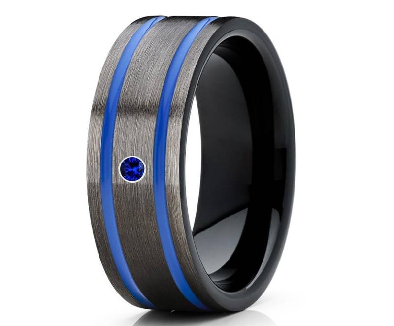 Blauer Ehering, Hartmetall Ring, Jahrestag Ring, Herren & Frauen, Verlobungsband, Schwarzer Ehering, Blauer Saphir Ring, Comfort Fit Ring von YorksJewelryDesign