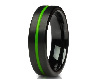 Grüner Ehering, Grüner Wolfram Ring, Einzigartiger Ring, Schwarzes Ehering, Hartmetall Ring, Comfort Fit Ring von YorksJewelryDesign