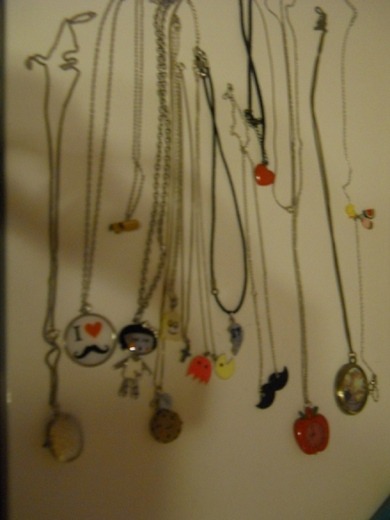 Meine Ketten ;)
War heute shoppen auf dem Secondhand-Markt! Wollt ihr die Sachen sehen? Meine Ketten ;)
War heute shoppen auf dem Secondhand-Markt! Wollt ihr die Sachen sehen?