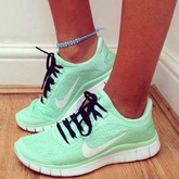 omg*-* Wisst ihr wo es dieese Nike frees gibt. Die sind sooo toll *__*