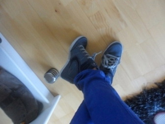 Zu welchen Outfits passen diese Schuhe?