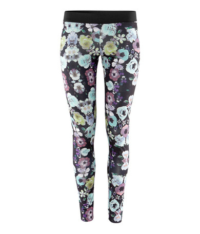 Wie findet ihr diese Leggins?
Meine ABF findet die Blumen zu groß mir gefällt sie aber mega gut wie findet ihr sie? :D
Kommis bitte!!!