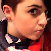 Wie findet ihr sidecut also allgemein Mädchen mit kurzen Haaren?