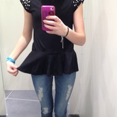 wie findet ihr das Teil ? *~* ^^ habs mir am samstag gekauft :) es folgt noch ein Bild mit der Rückseite des Shirts... wäre nett wenn ich eure meinung hören dürfte ^^