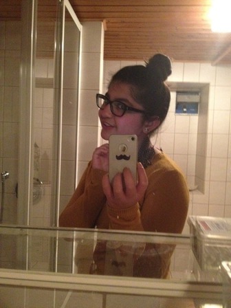 passt der Pulli zu der Frisur ?!:)