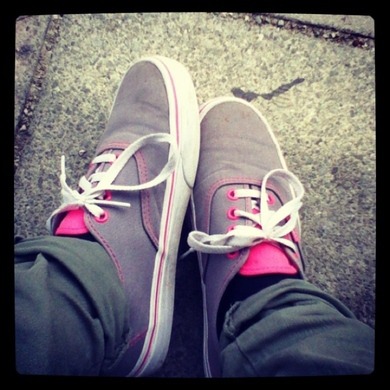 wer trägt auch gerne vans? *.* und was haltet ihr von meinen hier? :) wer trägt auch gerne vans? *.* und was haltet ihr von meinen hier? :)