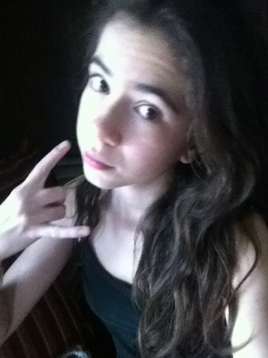 man verliert schnell die menschen mit denen man gelacht hat aber nicht diejenigen mit denen man geweint hat.