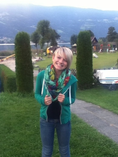 ich im Urlaub mit meinem lieblingsschal <3' ! ich im Urlaub mit meinem lieblingsschal <3' !