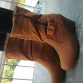 Alsooo:
So sind sie als Stiefel...