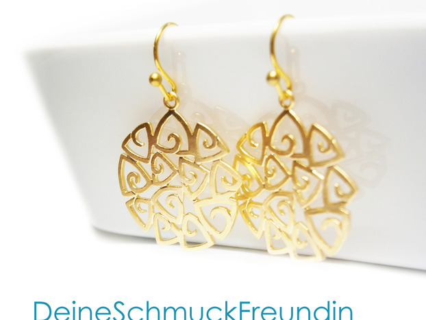 Gelbgold - ein Thema, das nie aus der Mode kommt! Hier in edler Vergoldung in Verbindung mit 925er Sterling-Silber, mal glänzend mal matt veredelt, mal puristisch schlicht, mal romantisch verspielt ...
Alle Artikel finden Sie bei:
deineschmuckfreundin.dawanda.com Gelbgold - ein Thema, das nie aus der Mode kommt! Hier in edler Vergoldung in Verbindung mit 925er Sterling-Silber, mal glänzend mal matt veredelt, mal puristisch schlicht, mal romantisch verspielt ...
Alle Artikel finden Sie bei:
deineschmuckfreundin.dawanda.com