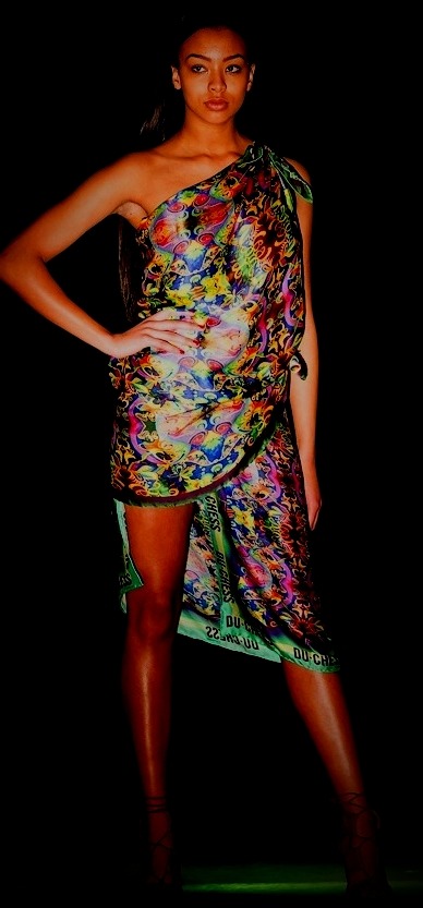 Wie wäre es mit einem sexy Kleid aus Seidentüchern von DU`CHESS Germany für heiße Spätsommertage?