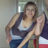 Abgesehen von dem Ausschnitt -.-" ist das sonst gut als Facebookprofilbild?!