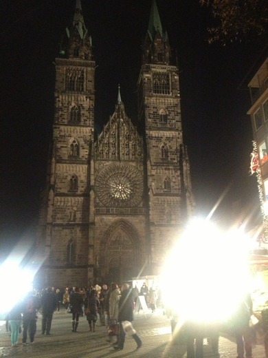 Ich fahr bald mit meinem Freund nach Nürnberg übers Wochenende. habt ihr Tipps oder Empfehlungen was wir machen könnten? Kommentare bitte. danke <3