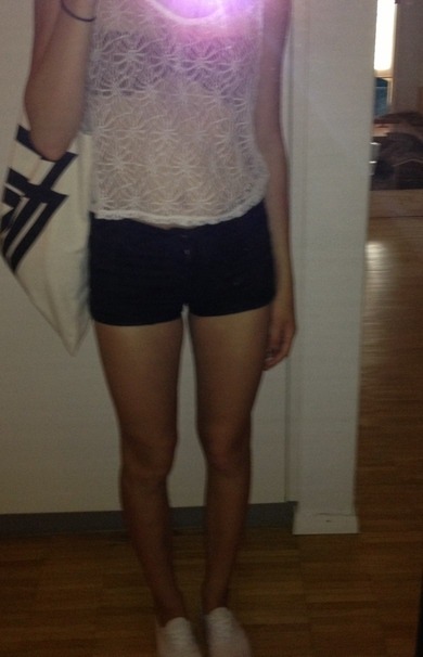 Wie findet ihr dasOutfit für ins Freibad?:)♥