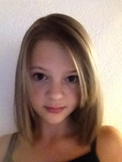 Welches foto ist besser ?  Bin ich hübsch bitte kommis !!!!!! ( * )> pinguuu