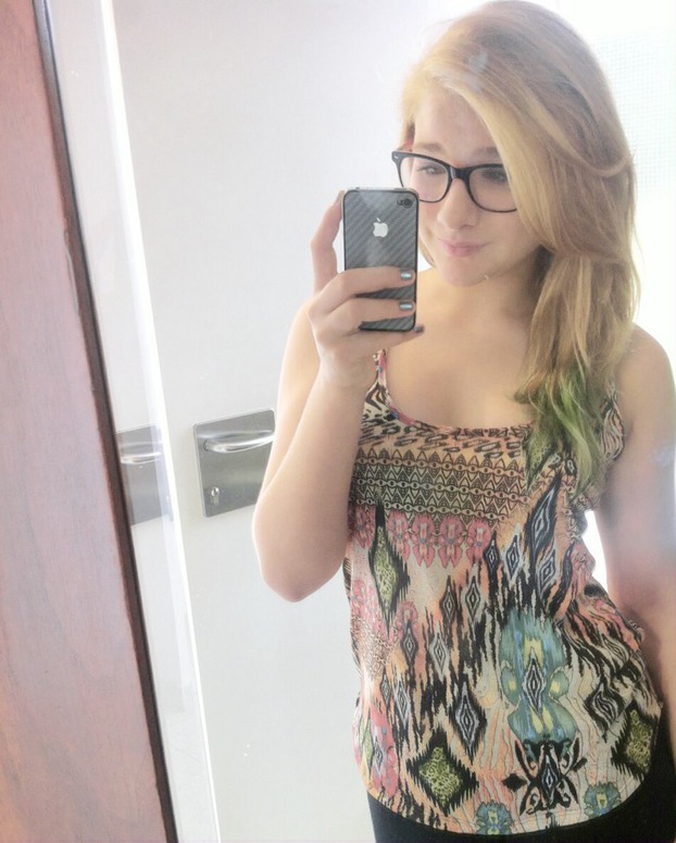 ich weiß ich nerve euch mit meinen posts(; wie alt schätzt ihr mich?:) ich weiß ich nerve euch mit meinen posts(; wie alt schätzt ihr mich?:)