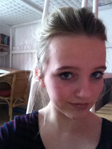 wie alt schätzt ihr mich ??!!Ich finde ich sehe immer jünger aus als ich bin:(! wie alt schätzt ihr mich ??!!Ich finde ich sehe immer jünger aus als ich bin:(!