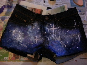 Hab ne galaxy-short gemacht für ne freundin (Moustache-Loverin) ;) Wie findet ihr die?