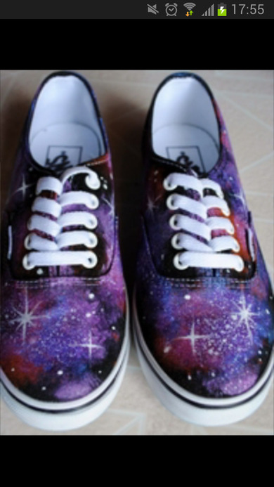 Soll ich mir galaxy schuhe selbst machen?:) Ich bin mir iwie unsicher...:s Soll ich mir galaxy schuhe selbst machen?:) Ich bin mir iwie unsicher...:s