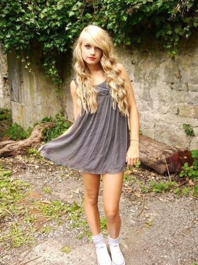 kein Look. aber kurze frage. ich hab beim Klassenwichteln 'nen Kumpel gezogen und hab keine Ahnung was ich dem schenken kann. er's 14, spielt Handball und kauft NUR Markensachen. sogar seine Handbälle müssen von Hummel oder so sein .. habt ihr 'ne Idee? kein Look. aber kurze frage. ich hab beim Klassenwichteln 'nen Kumpel gezogen und hab keine Ahnung was ich dem schenken kann. er's 14, spielt Handball und kauft NUR Markensachen. sogar seine Handbälle müssen von Hummel oder so sein .. habt ihr 'ne Idee?