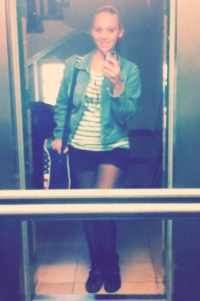 wie findet ihr mein heutiges Outfit? Kommis bitte! ❤✌ ;* wie findet ihr mein heutiges Outfit? Kommis bitte! ❤✌ ;*