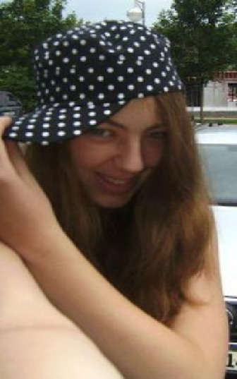 Steht mir das? :D
Die Kappe gehört meiner Schwester, ich hab rumgealbert^^