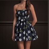 wie findet ihr das Kleid ?