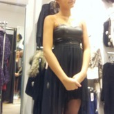 wie findet ihr das kleid (ist meine beste freundin) sie fand es schön aber zu teuer, findet ihr ich sollte es ihr kaufen?