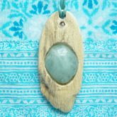 Holzschmuck Anhänger Treibholz mit 1 Aquamarin