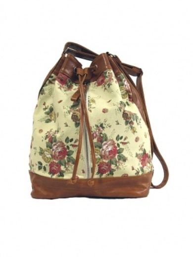 diese tasche..? :D oder..