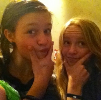 wie findet ihr uns?(: