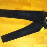 nr.1: dunkelblaue skinny-jeans