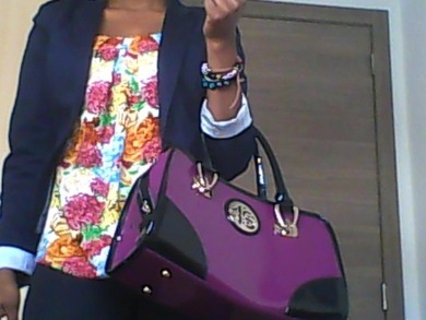 passt die Tasche zu dass was ich an habe ????? :P