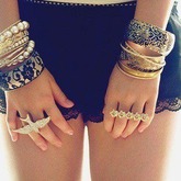 zu viele armbänder?