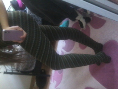 wie ist die strumpfhose???? und mit was für ner hose oder mit was für nem rock könnte ich das kombinieren??? also mit welchen farben und so. wie ist die strumpfhose???? und mit was für ner hose oder mit was für nem rock könnte ich das kombinieren??? also mit welchen farben und so.