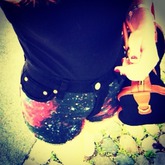 Bestellt ihr auch eure Sachen? oder geht ihr öfters in den Laden? ❤ :)  (Bild: Meine neue galaxy shorts mit nieten)