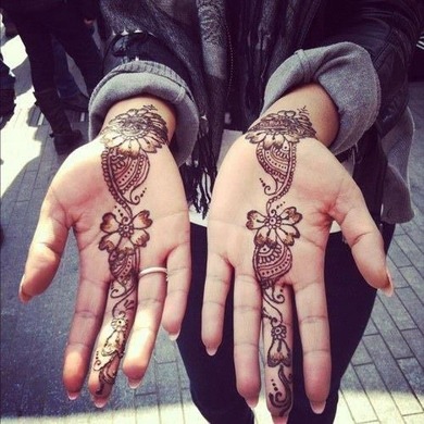 ICH LIEBE ES !!!!!!!! ES IST UMWERFEND !!! Welches findet ihr besser ? Ich das 1.
