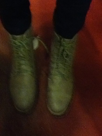 wie findet ihr die schuhe? die sind eigentlich beige... kaufen? stehen sie mir?(<-gleich kommt noch ein foto, wo man das besser beurteilen kann!) wie findet ihr die schuhe? die sind eigentlich beige... kaufen? stehen sie mir?(<-gleich kommt noch ein foto, wo man das besser beurteilen kann!)