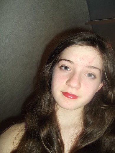 steht mir roter Lippenstift?
Pls ich brauch eure Meinungen