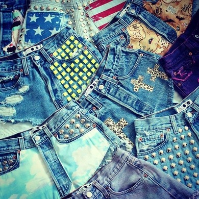 Heey. Ich mache mal wieder eine Umfrage...!!! Was findet ihr persönlich denn sou schöner? Zwischen Shorts und Outfit Pur dürft ihr euch mal entscheiden!!! Viel Fun... :D Heey. Ich mache mal wieder eine Umfrage...!!! Was findet ihr persönlich denn sou schöner? Zwischen Shorts und Outfit Pur dürft ihr euch mal entscheiden!!! Viel Fun... :D