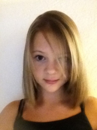 Welches foto ist besser ?  Bin ich hübsch bitte kommis !!!!!! ( * )> pinguuu