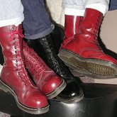 Dr. Martens :$ 
Für girls hot or not ? :$$

Mein 30er geposteter Look :)) ♥
Weitere gibts auf meiner Seite :$$ !