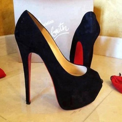Meint ihr ich kann sie auf der Hochzeit tragen , sind sie nicht zu hoch ?
(Marke:Christian Louboutin) Meint ihr ich kann sie auf der Hochzeit tragen , sind sie nicht zu hoch ?
(Marke:Christian Louboutin)