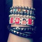 Armbänder*-*
