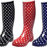 Gummistiefel sind ja irgendwie angeblich im Trend und so. Würdet ihr damit rumlaufen?