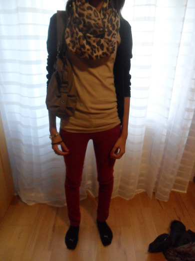 Passt das für den ersten Schultag :)? (der Top ist eigentlich etwas bräunlich,erkennt man aber auf dem Pic schlecht)